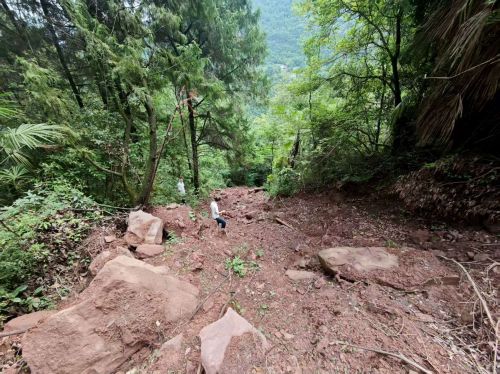 汛期堅守一線 筑牢地災防治安全屏障 汛期堅守一線 筑牢地災防治安全屏障