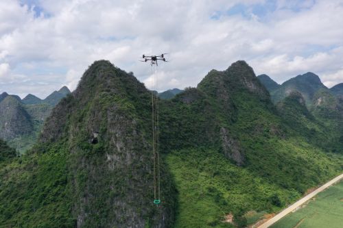 飛躍險(xiǎn)峰 洞察地下 航空智能探測(cè)首戰(zhàn)水利工程告捷 飛躍險(xiǎn)峰 洞察地下 航空智能探測(cè)首戰(zhàn)水利工程告捷